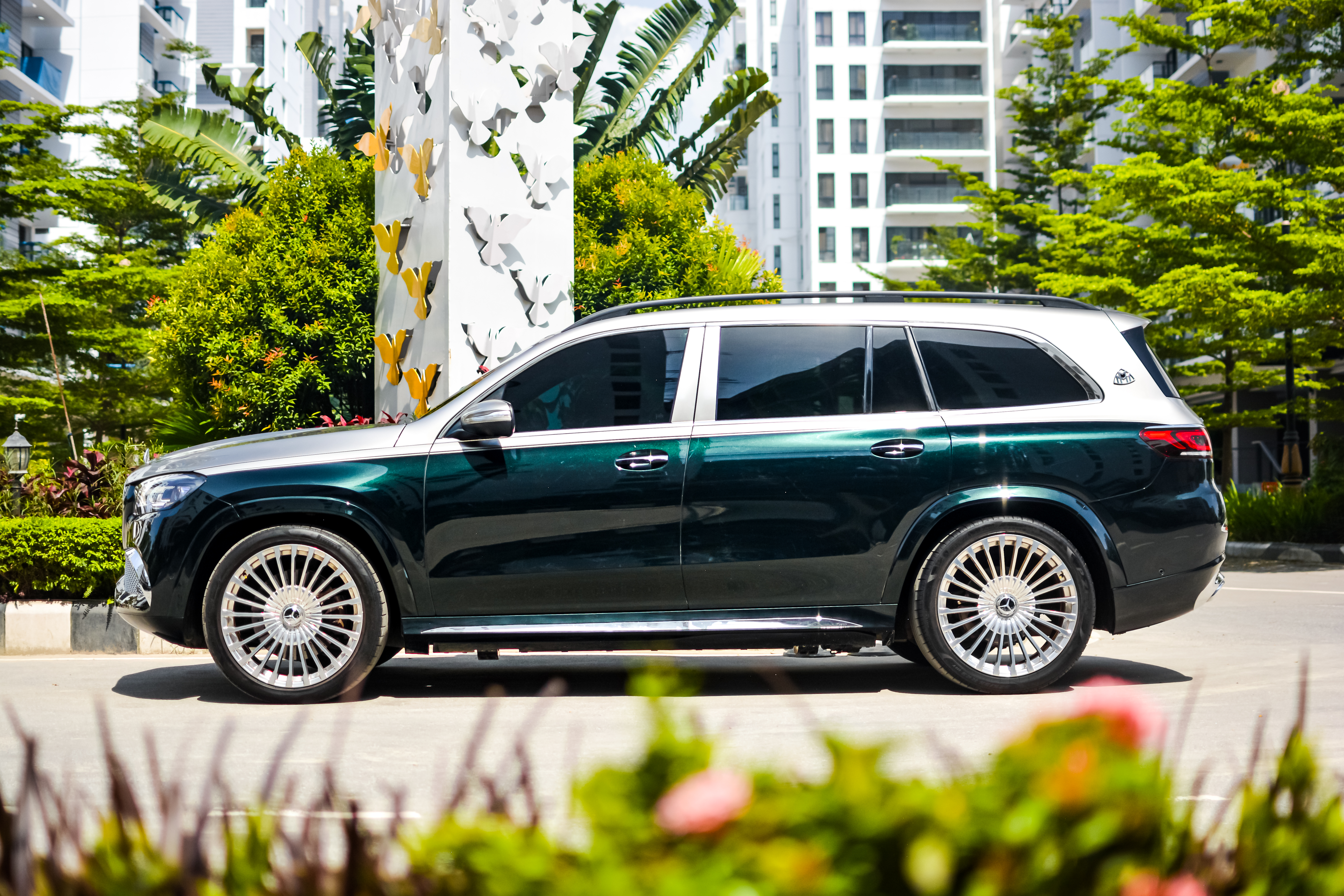 Gallery — Mercedes-Benz GLS 450 Maybach Conversion